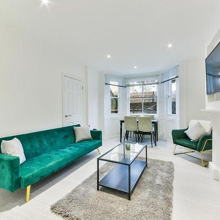 Amazing 2 Bed Apartment Clapham North Londra Exterior foto