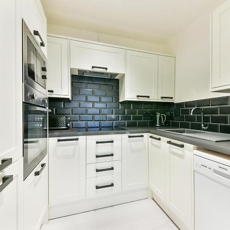 Amazing 2 Bed Apartment Clapham North Londra Exterior foto